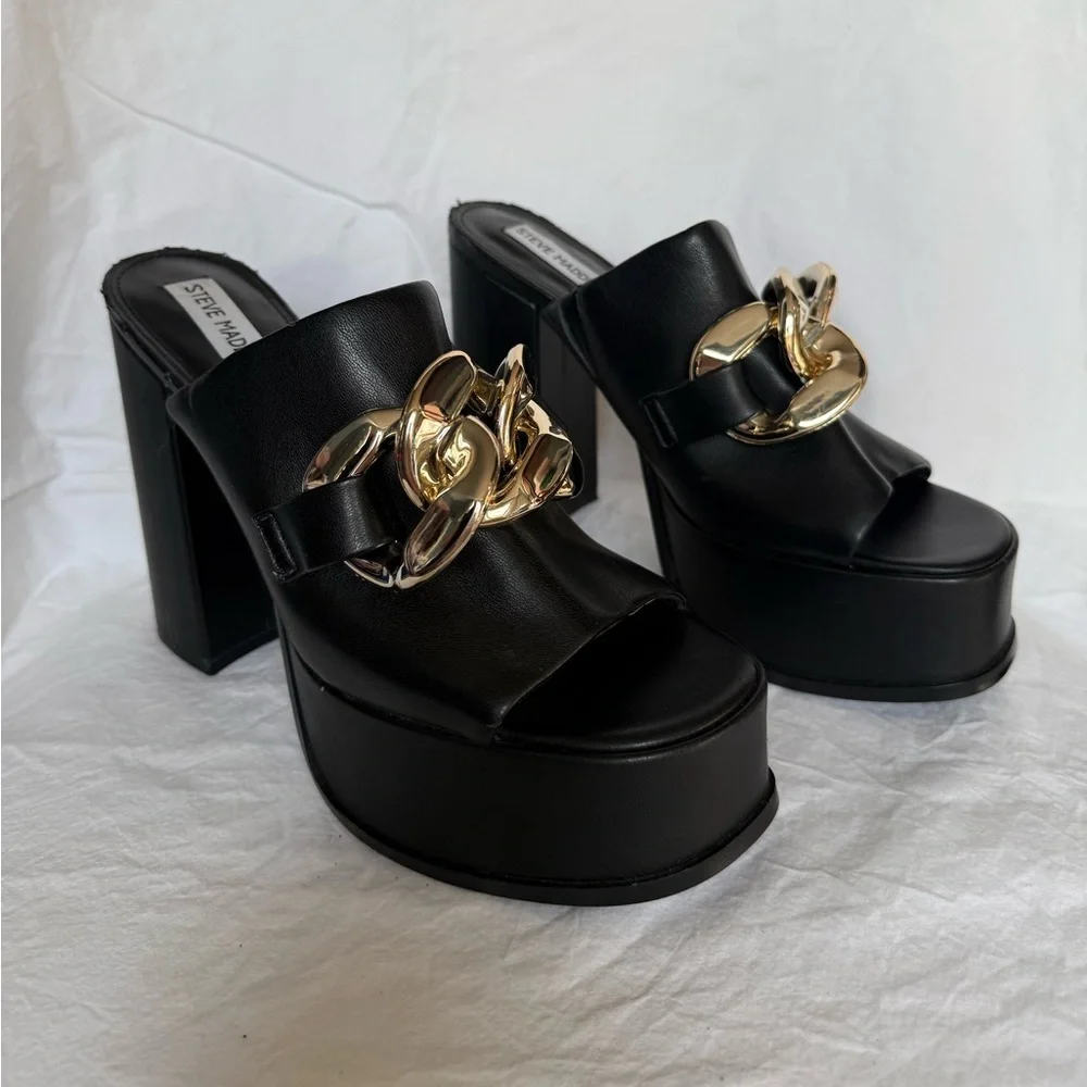 Steve Madden Holdup Black and Gold Chain Loafer Platform Heeled Sandals 9.5 M